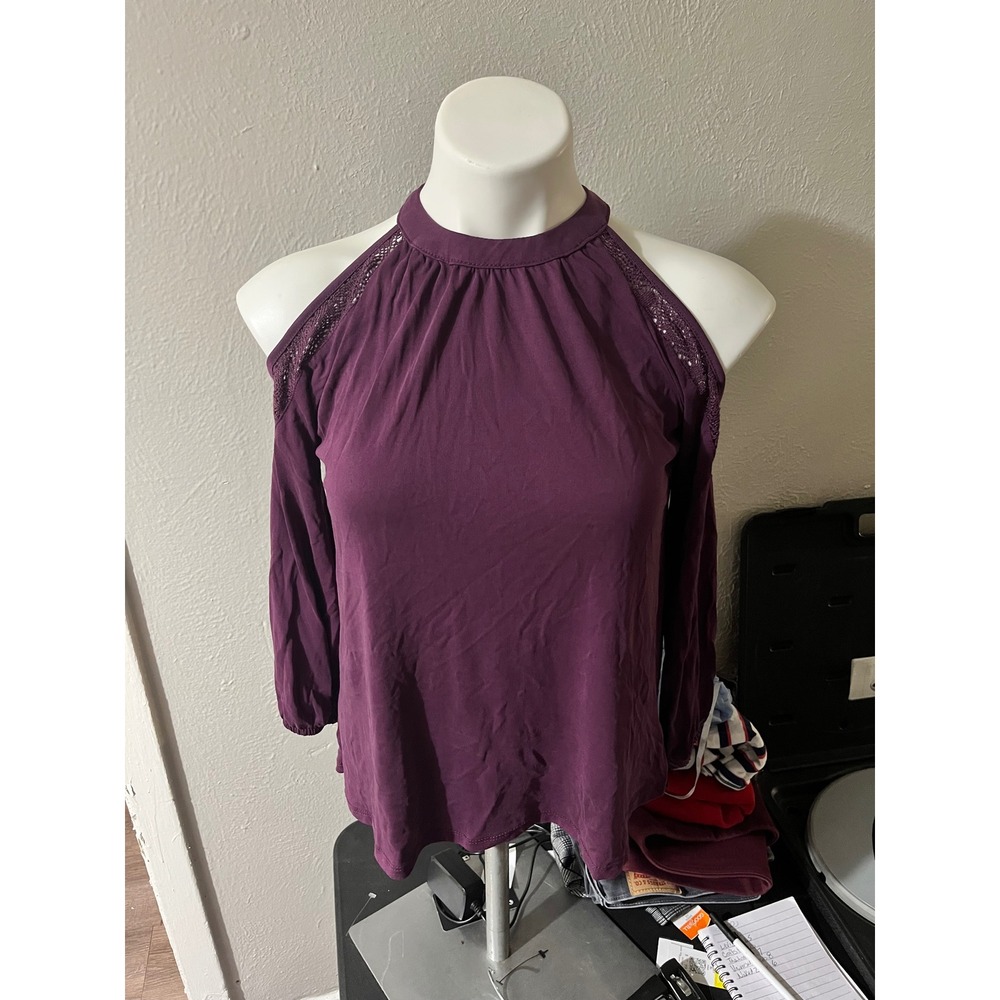 Mudd Womens‎ Small Plum Purple Cold Shoulder Crochet Lace Trim Long Sleeve Top